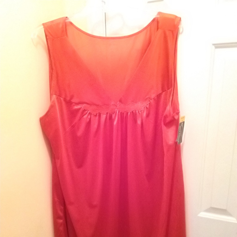 VANITY FAIR SLEEPWEAR NEW PLUS SIZE 3X  RED